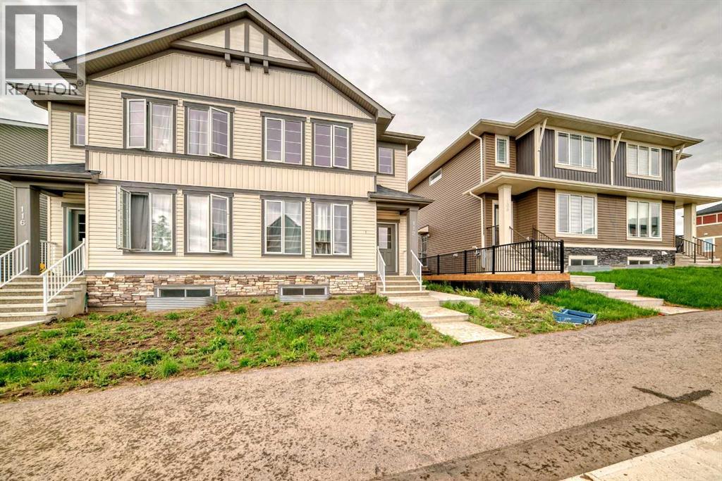 Duplex for Sale in 112 Ambleton Street NW|Calgary, Alberta T3P1W5 3