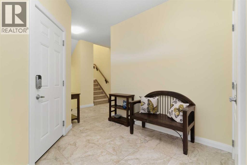 Duplex for Sale in 171 Evanswood Circle NW|Calgary, Alberta T3P0K2 3