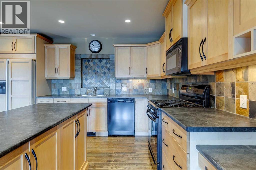 House for Sale in 3140 46 Street SW|Calgary, Alberta T3E3W8 5