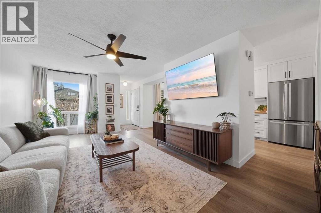 Row / Townhouse for Sale in 104, 15403 Deer Run Drive SE|Calgary, Alberta T2J6B8