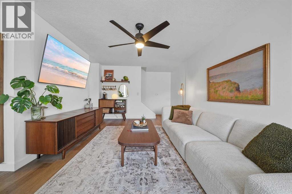 Row / Townhouse for Sale in 104, 15403 Deer Run Drive SE|Calgary, Alberta T2J6B8 5