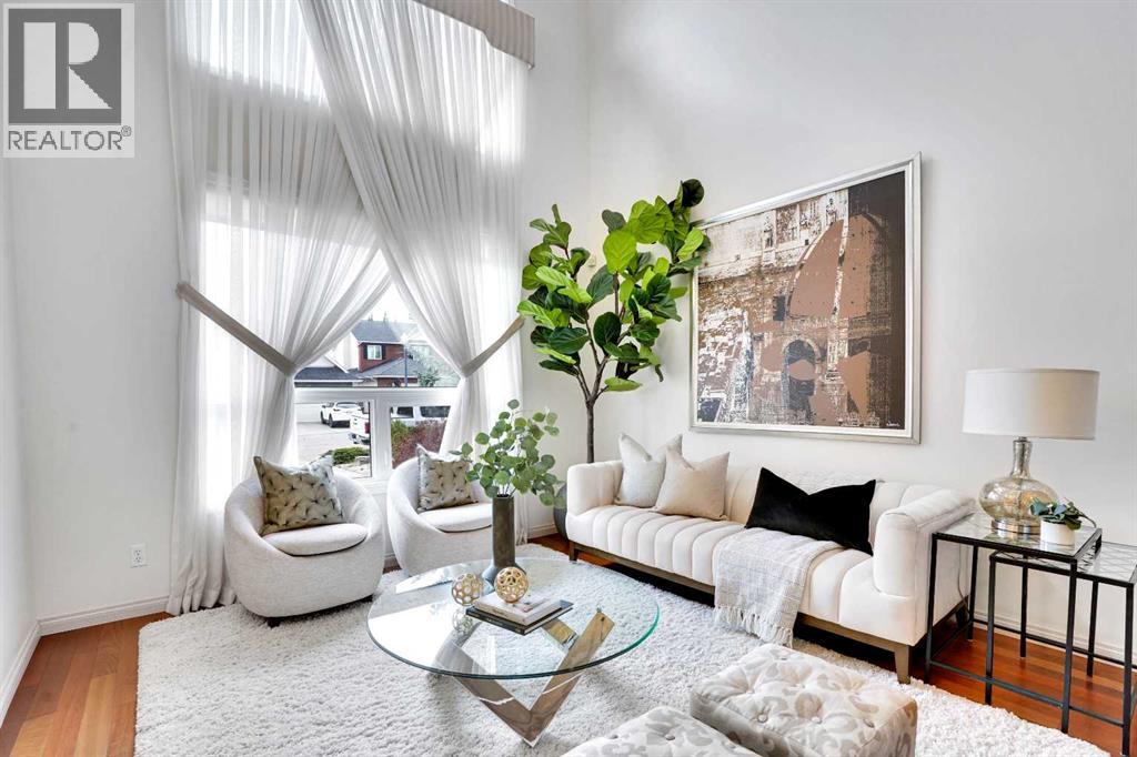 House for Sale in 38 Strathridge Crescent SW|Calgary, Alberta T3H3R9 2