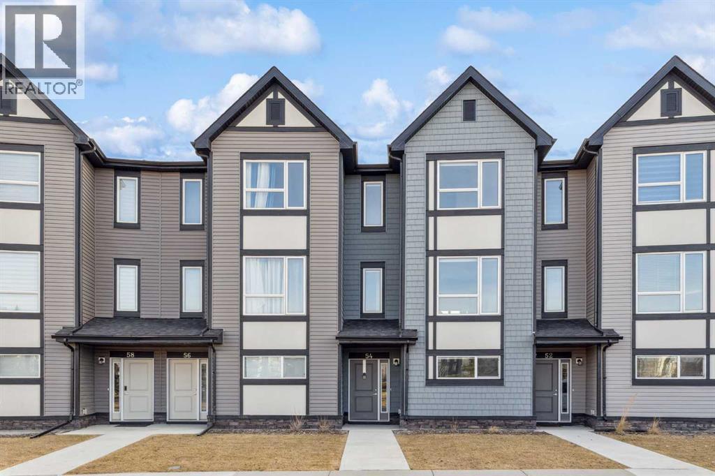 Row / Townhouse for Sale in 54 Evanscrest Manor NW|Calgary, Alberta T3P2A3 2