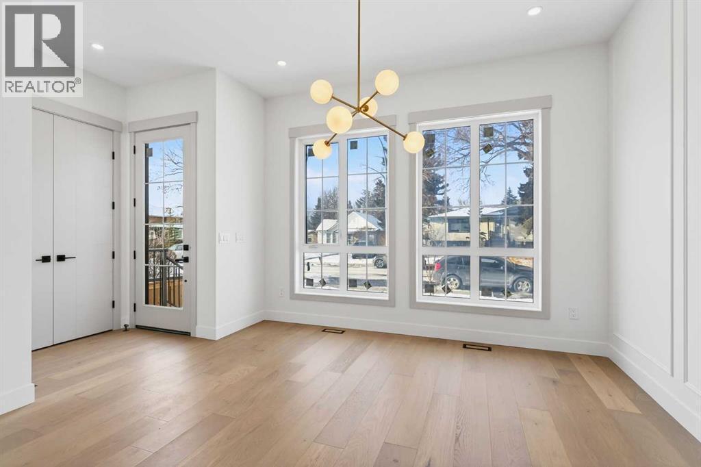 Duplex for Sale in 3112 40 Street SW|Calgary, Alberta T3E3J8 4