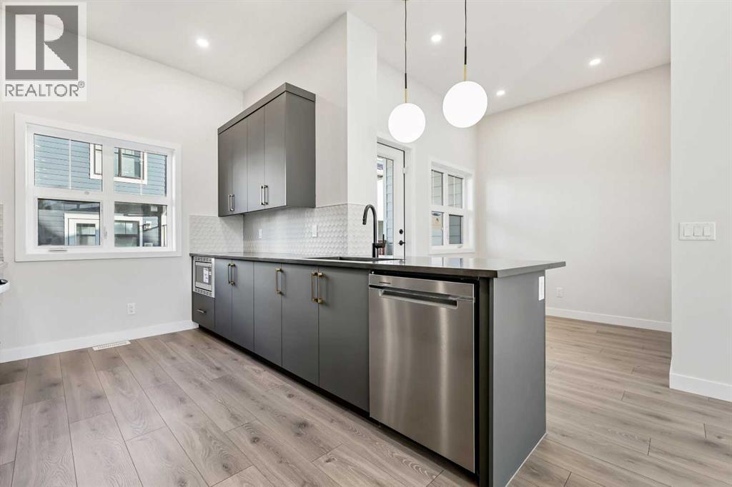 Row / Townhouse for Sale in 502, 185 Mahogany Gardens SE|Calgary, Alberta T3M3Y2 3