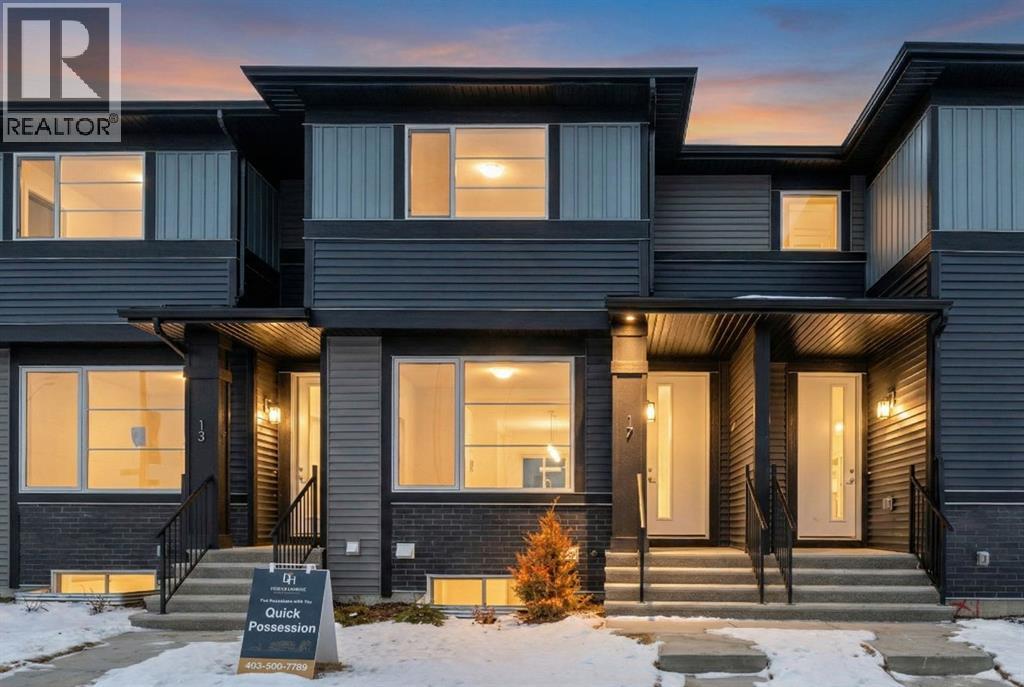Row / Townhouse for Sale in 17 Sora Gate SE|Calgary, Alberta T3S0M6