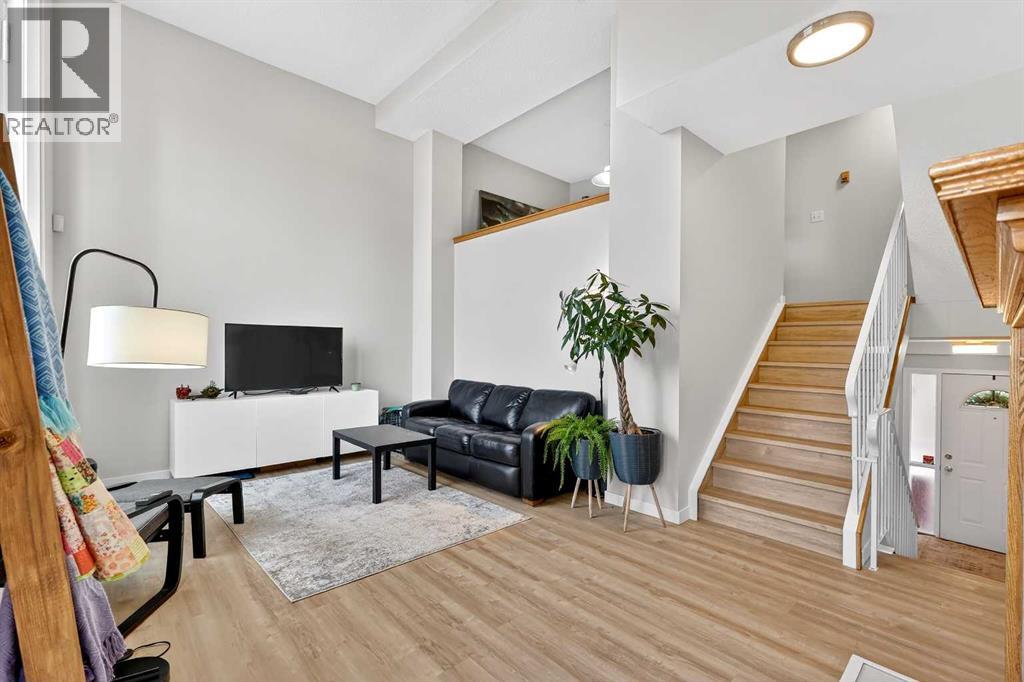 Row / Townhouse for Sale in 72 Glenbrook Villas SW|Calgary, Alberta T3E7E8 5