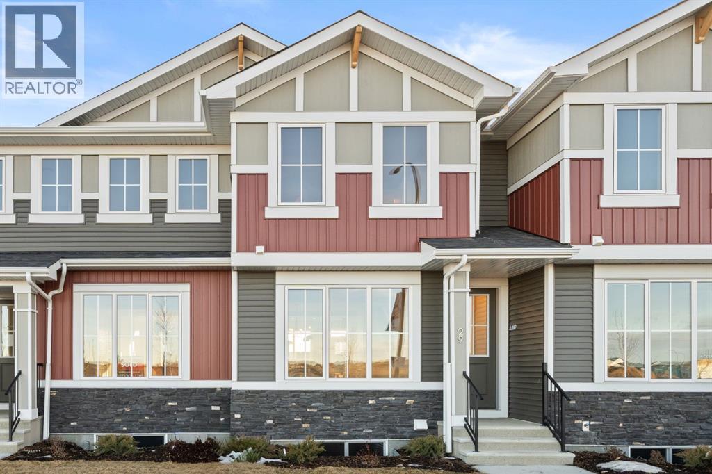 Row / Townhouse for Sale in 29 Sora Gate SE|Calgary, Alberta T3S0M6 2
