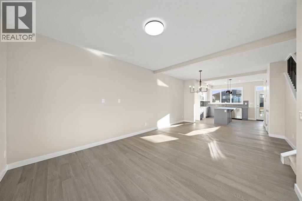 Row / Townhouse for Sale in 29 Sora Gate SE|Calgary, Alberta T3S0M6 4