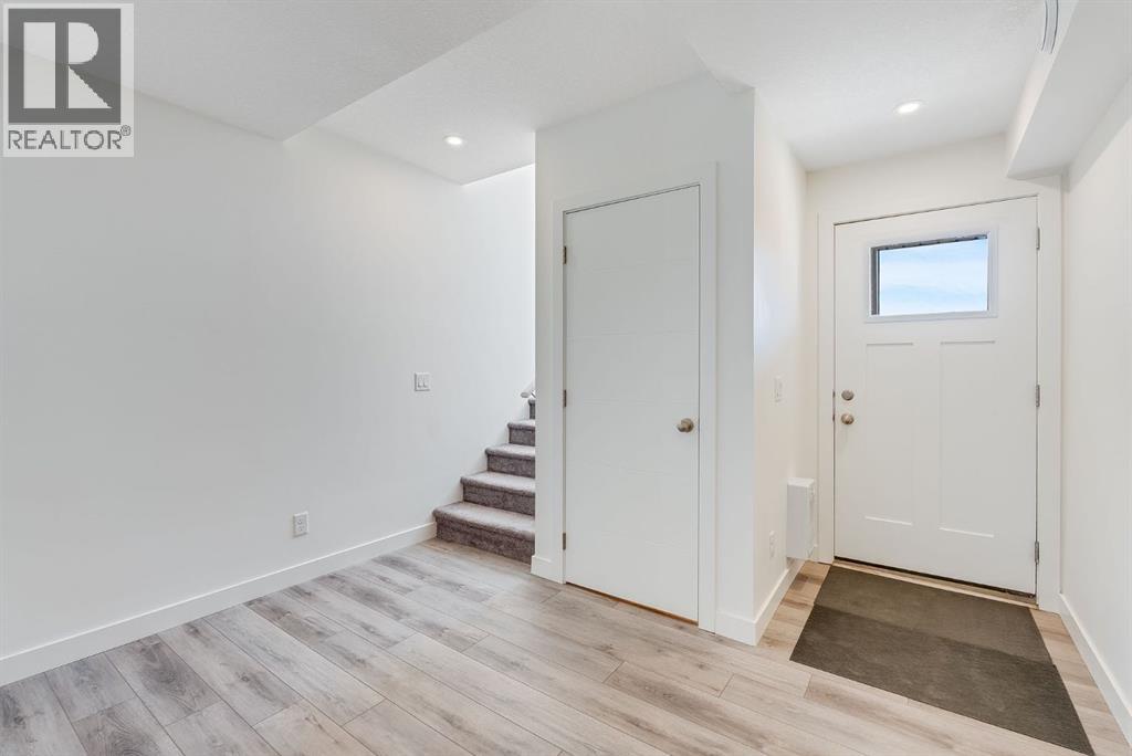 Row / Townhouse for Sale in 91 Spring Creek Common SW|Calgary, Alberta T3H6E2 4