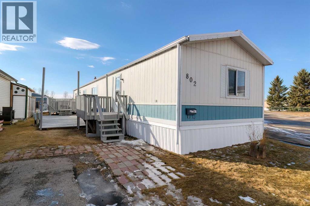 Mobile Home for Sale in 802, 1101 84 Street NE|Calgary, Alberta T2A7X2 3