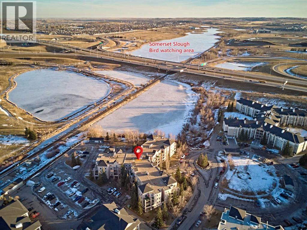 Apartment for Sale in 208, 4000 Somervale Court SW|Calgary, Alberta T2Y4J3 3