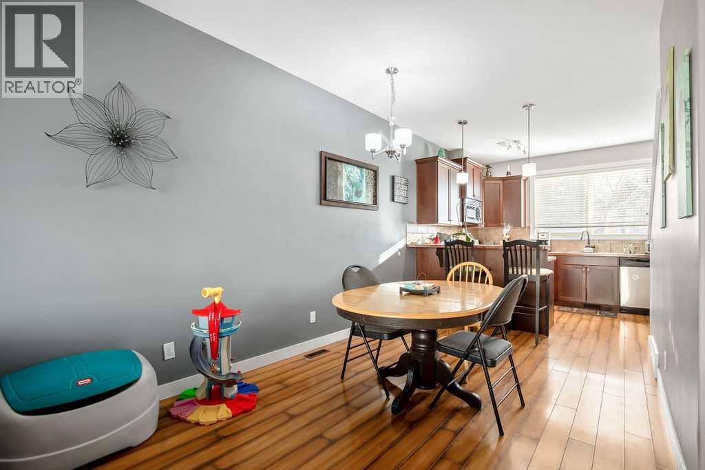 Row / Townhouse for Sale in 114 Skyview Ranch Gardens NE|Calgary, Alberta T3N0G2 5