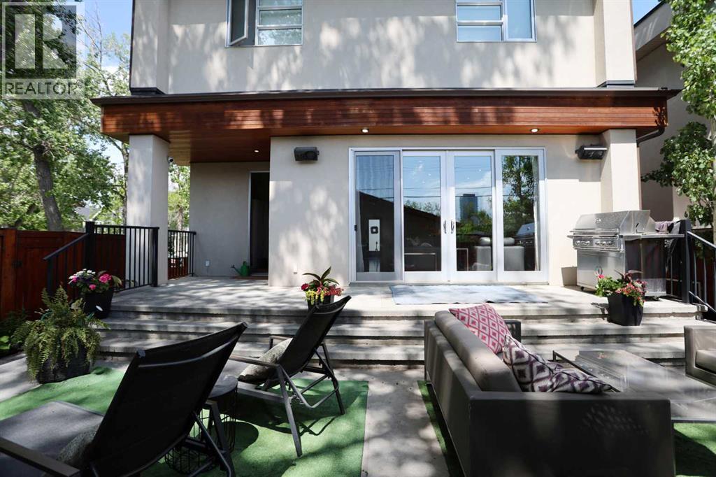 House for Sale in 1707 Broadview Road NW|Calgary, Alberta T2N3H4 4