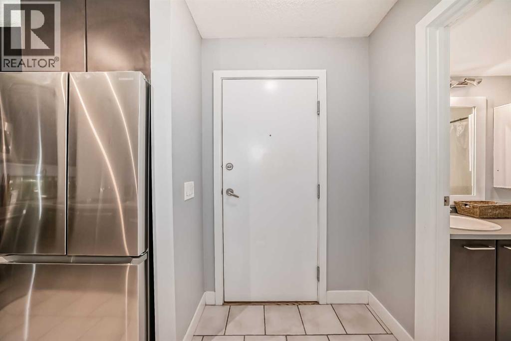 Apartment for Sale in 119, 35 Richard Court SW|Calgary, Alberta T3E7N9 5