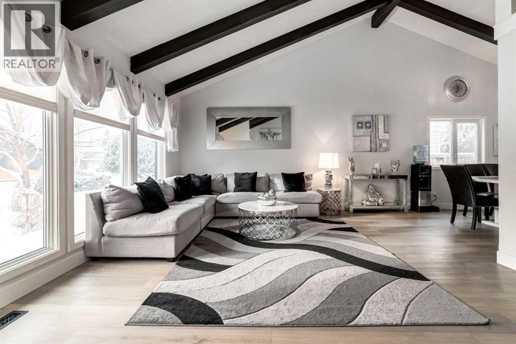 House for Sale in 16 Woodgate Close SW|Calgary, Alberta T2W4C1 4