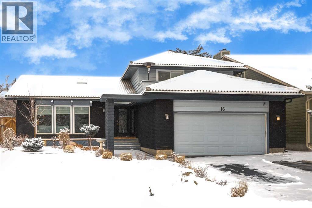 House for Sale in 16 Woodgate Close SW|Calgary, Alberta T2W4C1