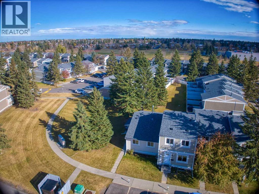 Row / Townhouse for Sale in 212 Georgian Villas NE|Calgary, Alberta t2a7c9