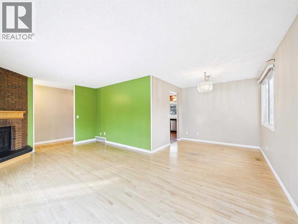 House for Sale in 503 Dalcastle Mews NW|Calgary, Alberta T3A2P3 5