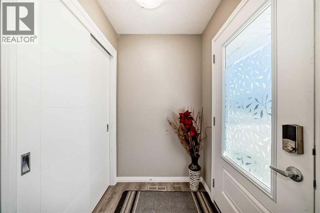 Row / Townhouse for Sale in 48 YORKVILLE Avenue SW|Calgary, Alberta T2X4J5 4