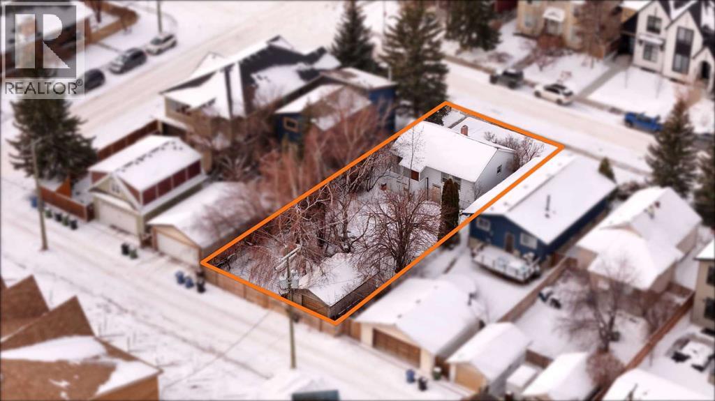 House for Sale in 2032 27 Street SW|Calgary, Alberta T3E2E7 3