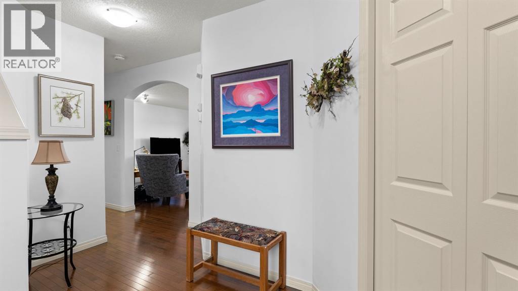 House for Sale in 166 Bridlecrest Boulevard SW|Calgary, Alberta T2Y4X7 3