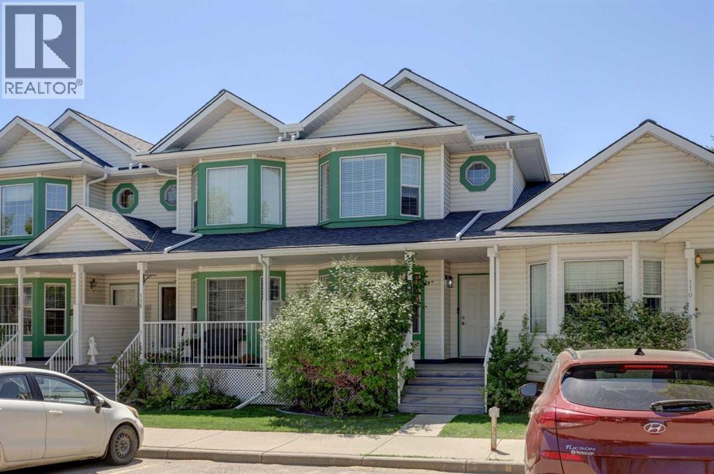 Row / Townhouse for Sale in 112 Martin Crossing Court NE|Calgary, Alberta T3J3P3