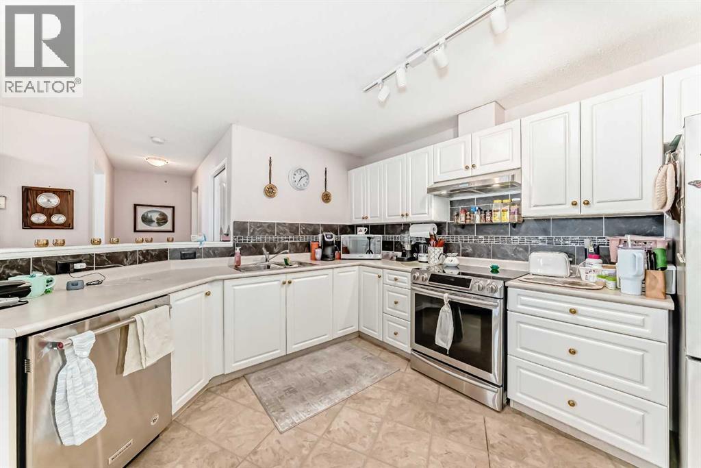 Apartment for Sale in 410, 5000 Somervale Court SW|Calgary, Alberta T2Y4M1