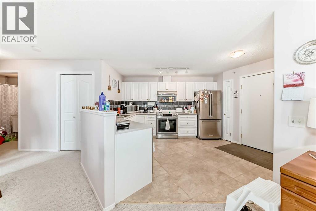 Apartment for Sale in 410, 5000 Somervale Court SW|Calgary, Alberta T2Y4M1 5