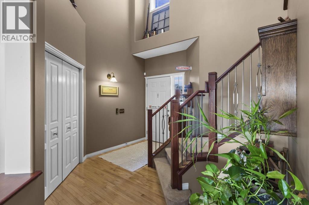 House for Sale in 98 Tuscany Ravine Close NW|Calgary, Alberta T3L2Y5 5