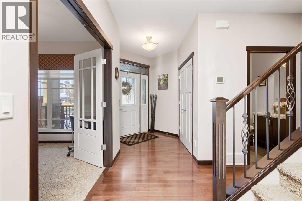 House for Sale in 71 Panatella View NW|Calgary, Alberta T3K0N4 5