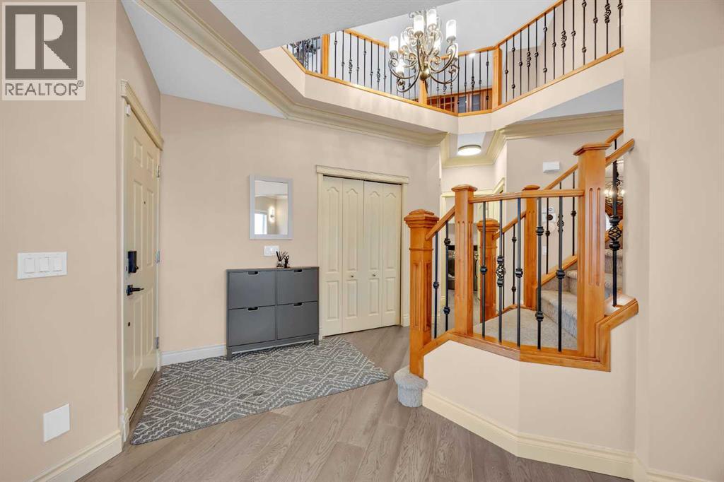 House for Sale in 100 Cougarstone Manor SW|Calgary, Alberta T3H5N5 3