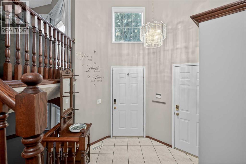 House for Sale in 150 Somerset Close SW|Calgary, Alberta T2Y3C4 5