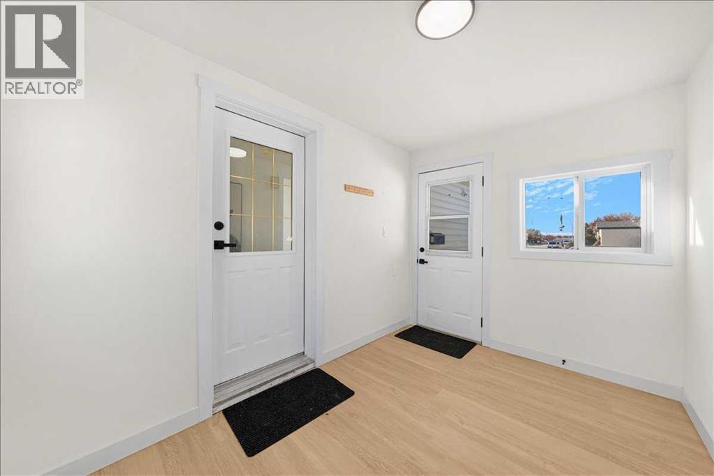 Manufactured Home for Sale in 210 Erin woods Circle SE|Calgary, Alberta T2B3E1 5