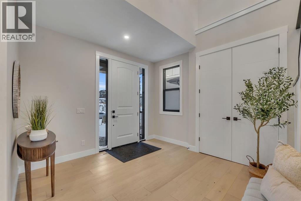 House for Sale in 12 Spring Creek Point SW|Calgary, Alberta T3H6E2 2