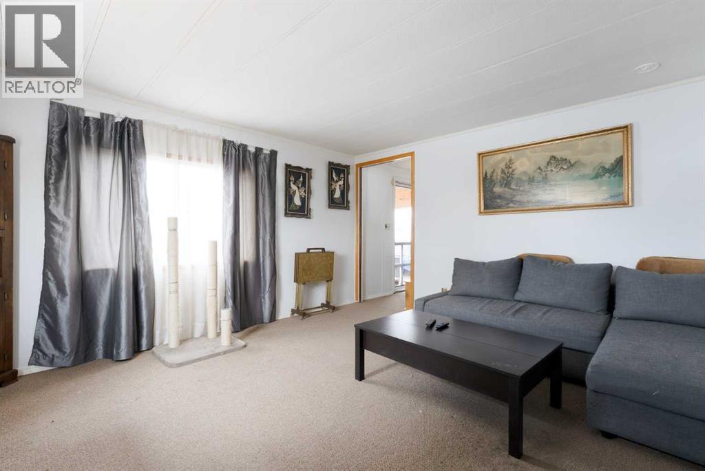 Mobile Home for Sale in 302, 6220 17 Avenue SE|Calgary, Alberta T2A0W6