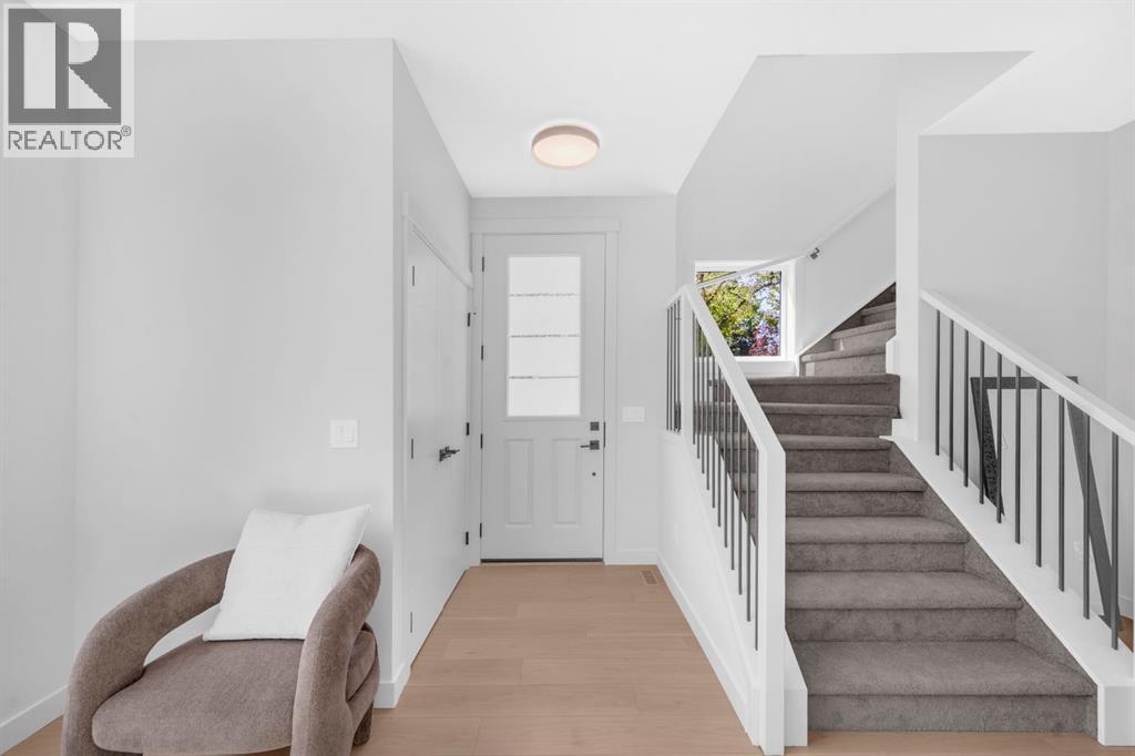 Row / Townhouse for Sale in 2504 18 Street NW|Calgary, Alberta T2M3T6 5