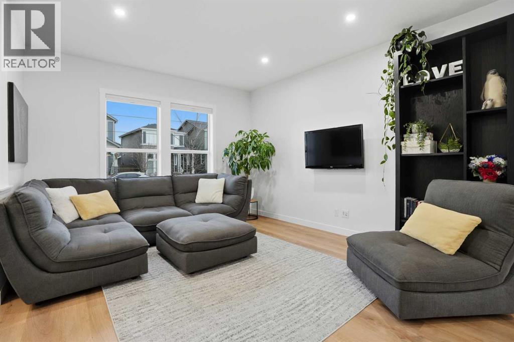 House for Sale in 8 Legacy Glen Manor SE|Calgary, Alberta T2X4E5 5