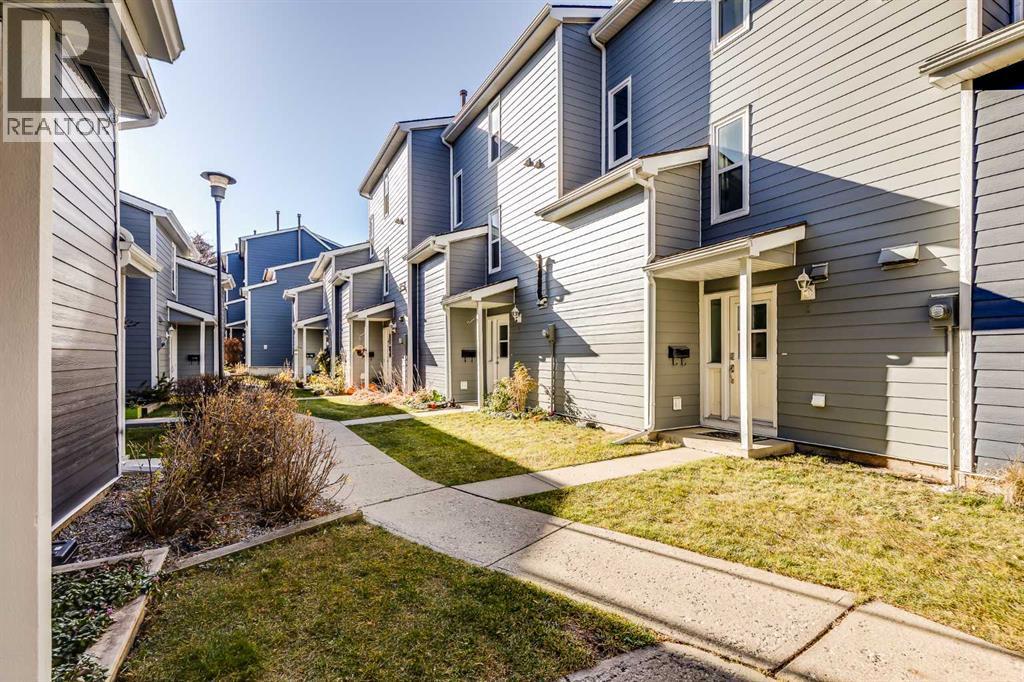 Row / Townhouse for Sale in 3, 93 Grier Place NE|Calgary, Alberta T2K5Y5 3