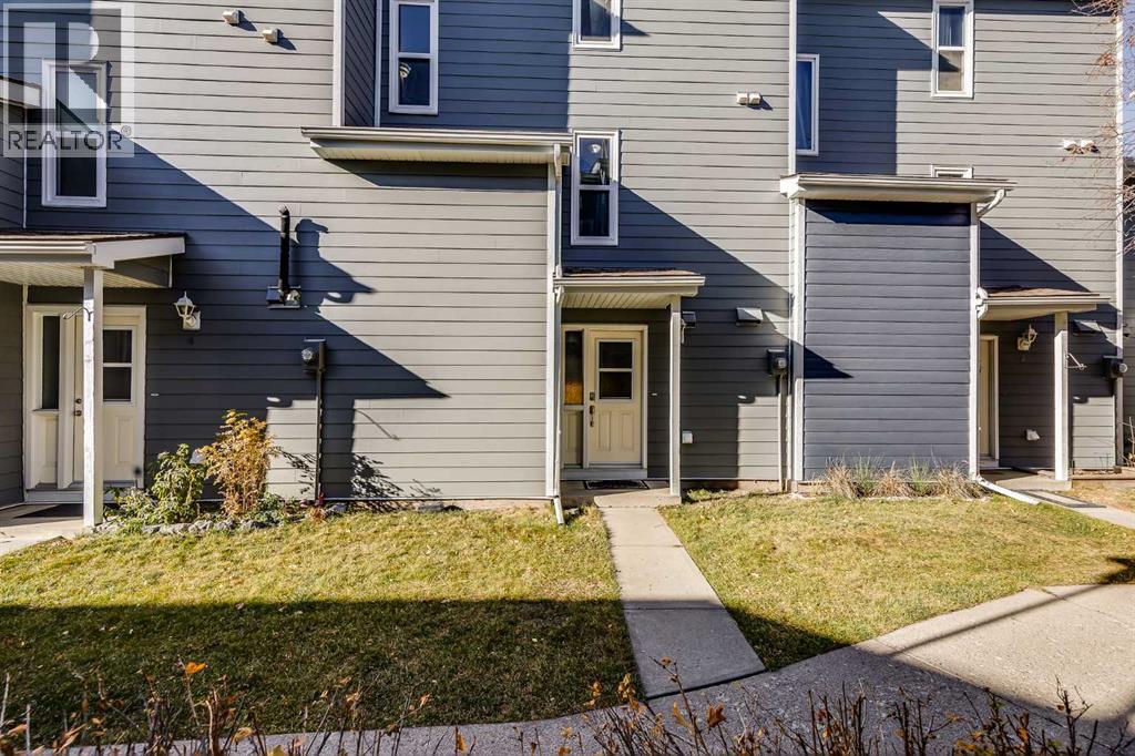 Row / Townhouse for Sale in 3, 93 Grier Place NE|Calgary, Alberta T2K5Y5 2