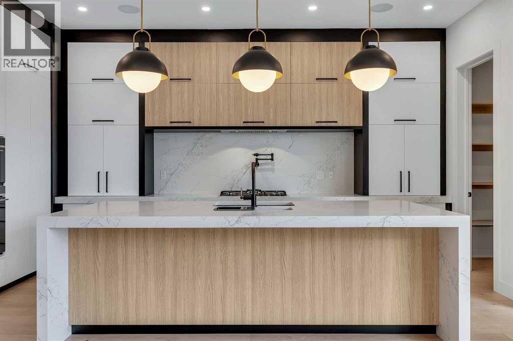 House for Sale in 342 Normandy Drive SW|Calgary, Alberta T3E8G8 5