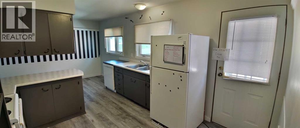 House for Sale in 9836 Elbow Drive SW|Calgary, Alberta T2V1M3 4