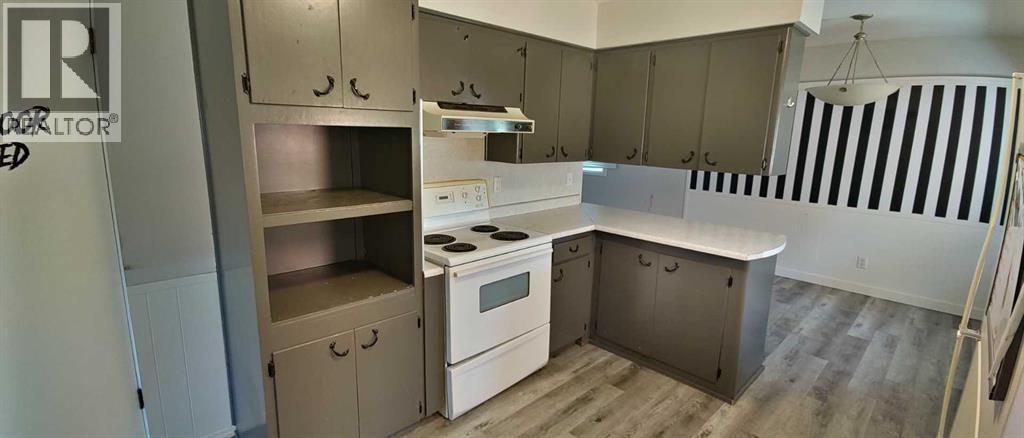 House for Sale in 9836 Elbow Drive SW|Calgary, Alberta T2V1M3 5