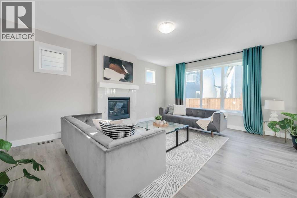 House for Sale in 47 Yorkville Road SW|Calgary, Alberta T2X5B5 5