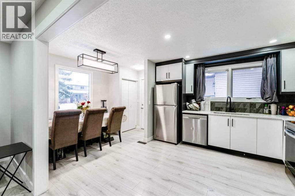 House for Sale in 6420 26 Avenue NE|Calgary, Alberta T1Y3V1 5