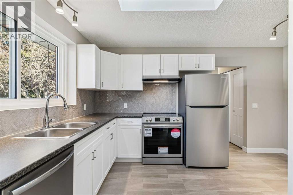 House for Sale in 732 Seymour Avenue SW|Calgary, Alberta T2W0N4 4