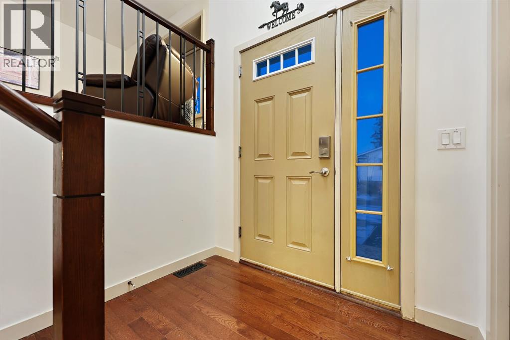 House for Sale in 256 Lysander Place SE|Calgary, Alberta T2c1l9 2