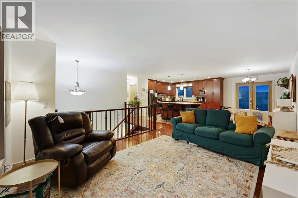 House for Sale in 256 Lysander Place SE|Calgary, Alberta T2c1l9 3