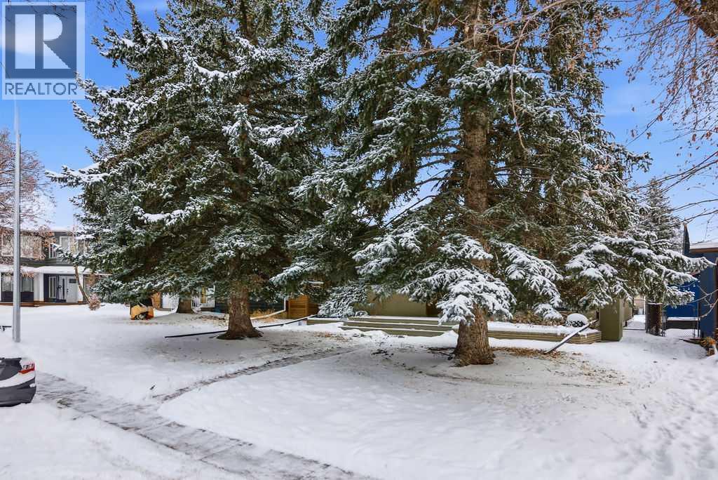 House for Sale in 3449 Lane Crescent SW|Calgary, Alberta T3R5X3 4