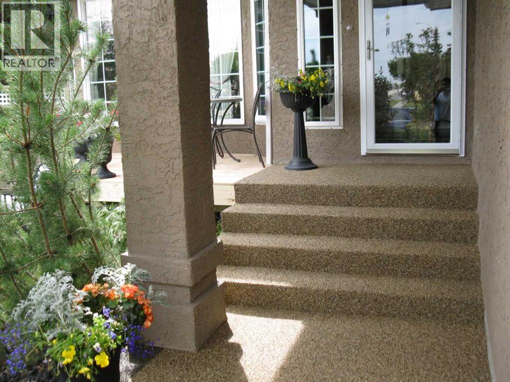 House for Sale in 7 Mountain Park Circle SE|Calgary, Alberta T2Z2B8 3